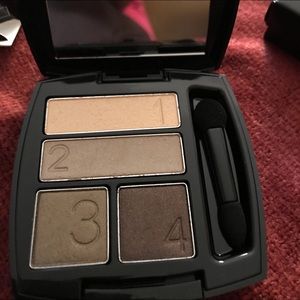 See pics-Lots of New Avon makeup-